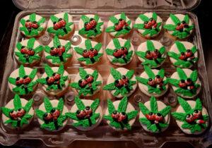 Boston-Massachusetts-By-The-Dozen-Smoking-Pot-Leafs-Cup-Cakes